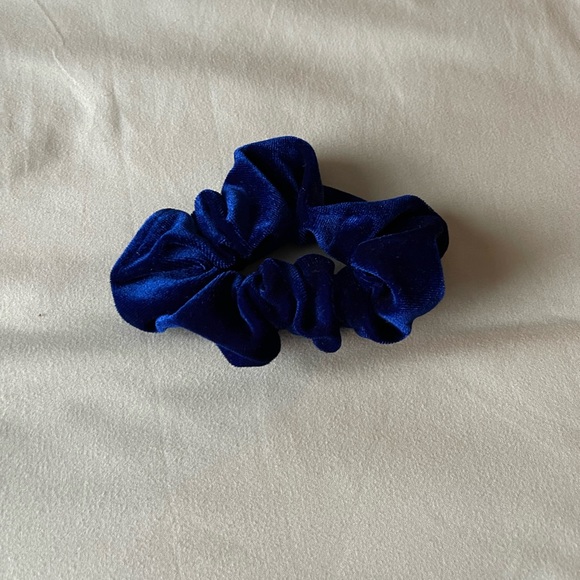 Scrunchies - Picture 4 of 12